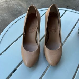 Banana Republic tan heels